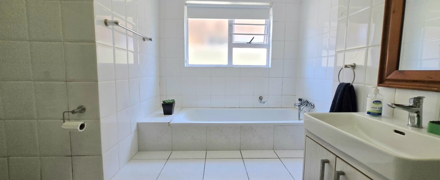 5 Bedroom Property for Sale in Franskraal Western Cape